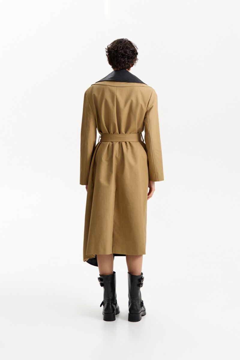 CHAQUETA LARGA Camel