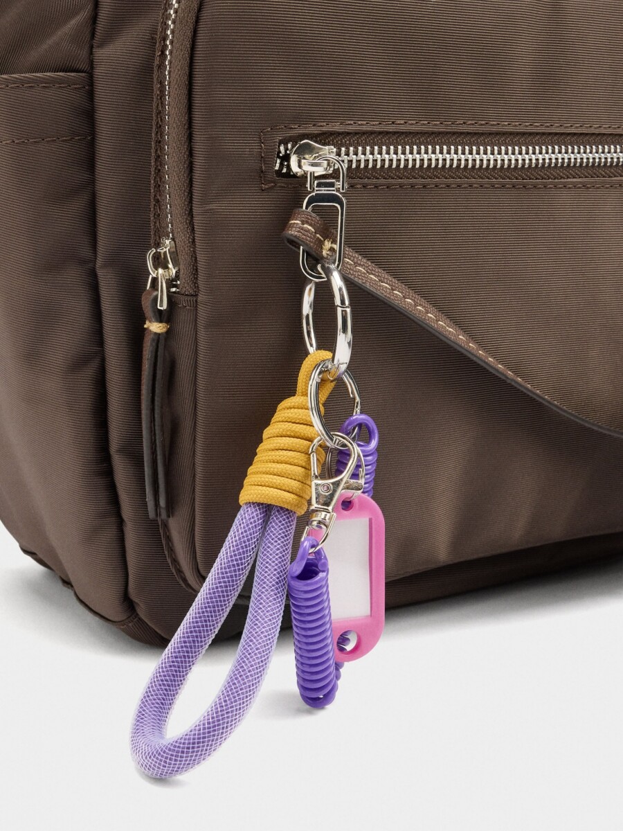 Mochila De Nylon Con Colgante marron