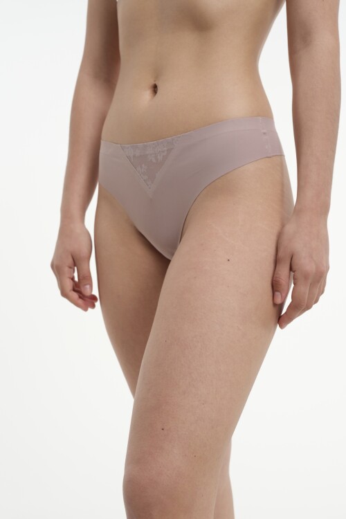 Colaless Linette Visón