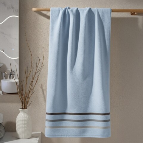 Toalla de Baño 100% Algodón 360g - 70 x 130 cm - Celeste Toalla de Baño 100% Algodón 360g - 70 x 130 cm - Celeste