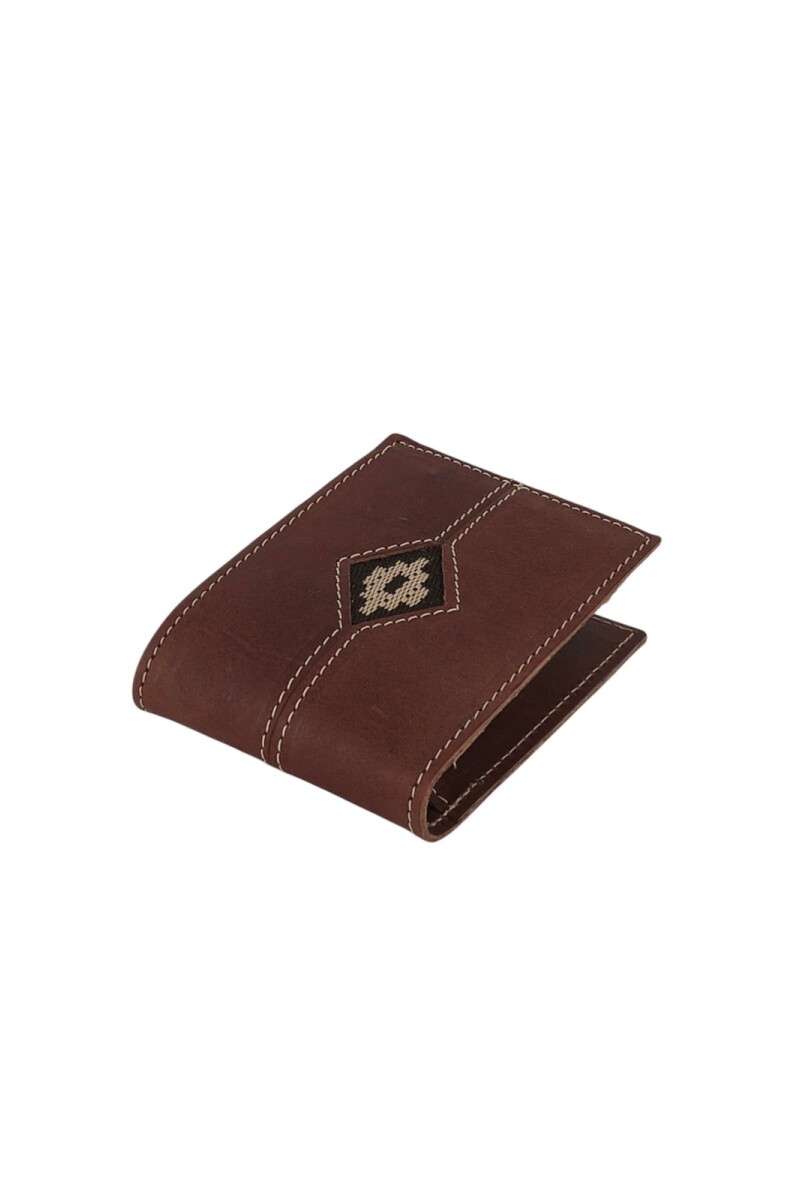Billetera de cuero con detalle en guarda pampa Marron