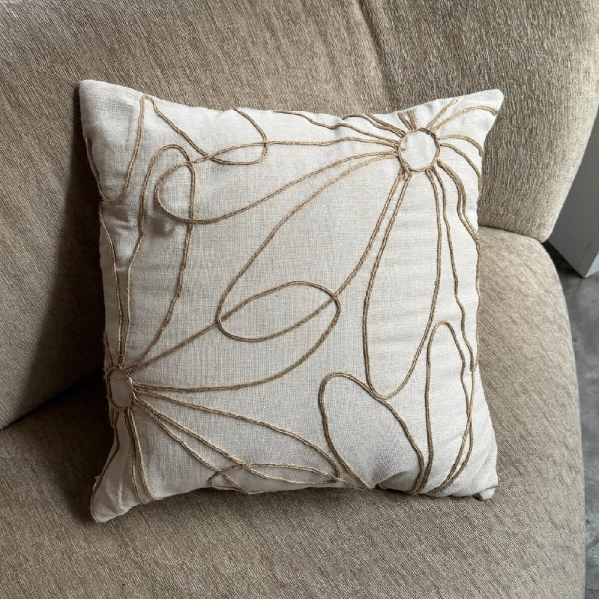 Funda de almahadón lineas marrones 45x45cm 
