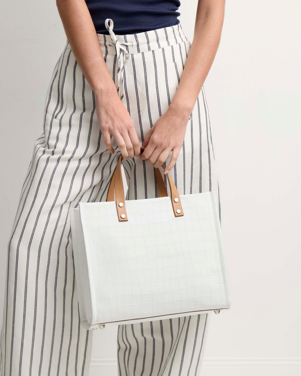 Cartera de mano Capri en cuero grabado croco Blanco