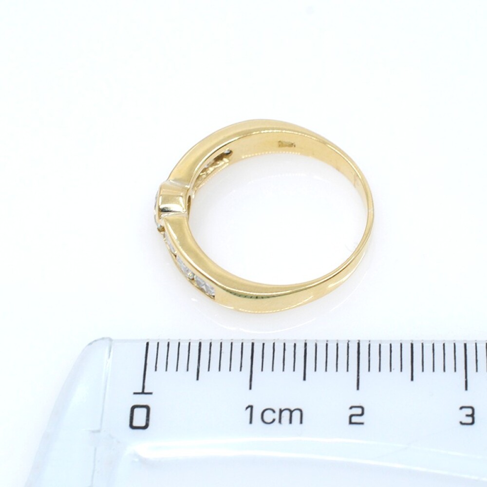 Anillo en oro 18k amarillo y brillantes Anillo en oro 18k amarillo y brillantes