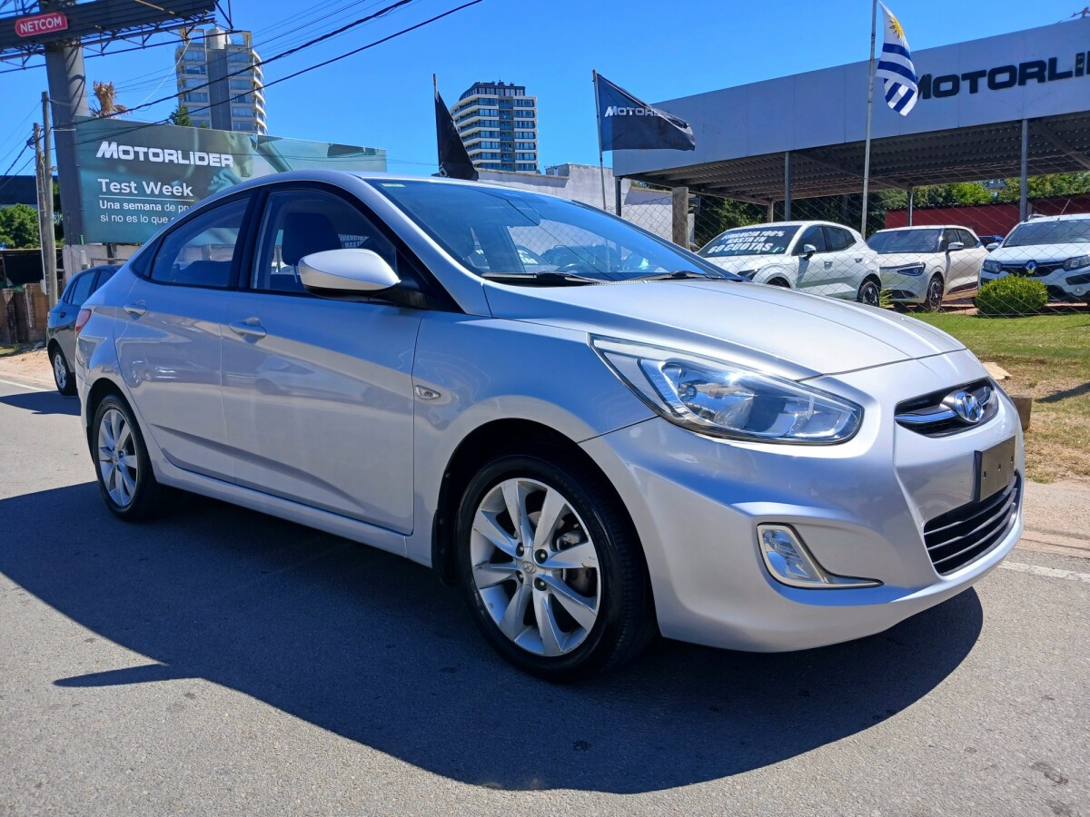Hyundai Accent GL 1.4 EXCELENTE ESTADO! | Permuta / Financia Hyundai Accent GL 1.4 EXCELENTE ESTADO! | Permuta / Financia