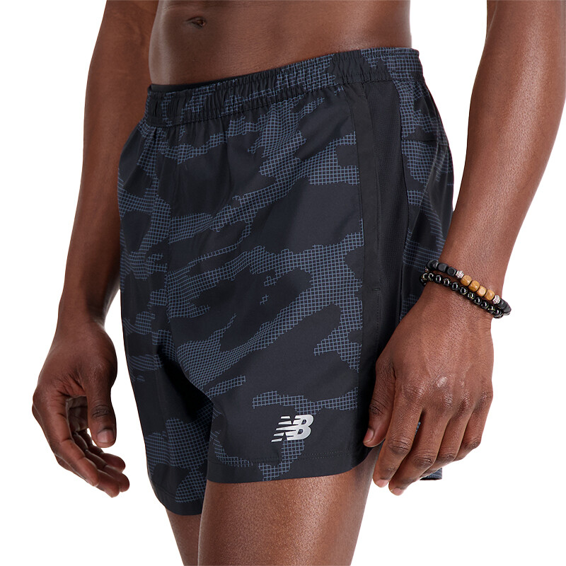 Short New Balance Printed Accelerate 5 Inch Negro