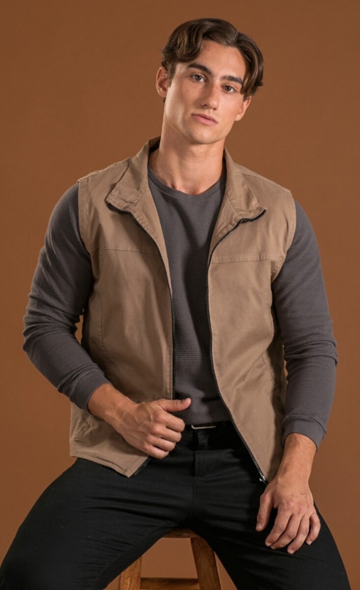 Chaleco Casual. - Beige Oscuro 
