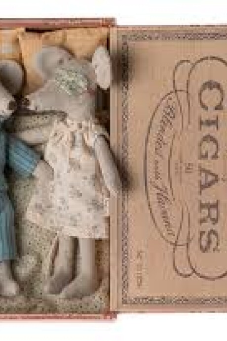 PADRES MAILEG EN CAJA PADRES MAILEG EN CAJA