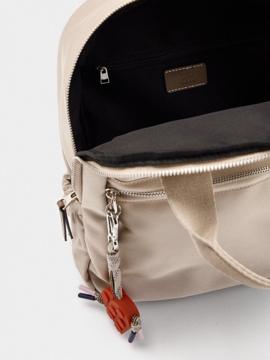Mochila De Nylon Con Colgante De Corazón crudo