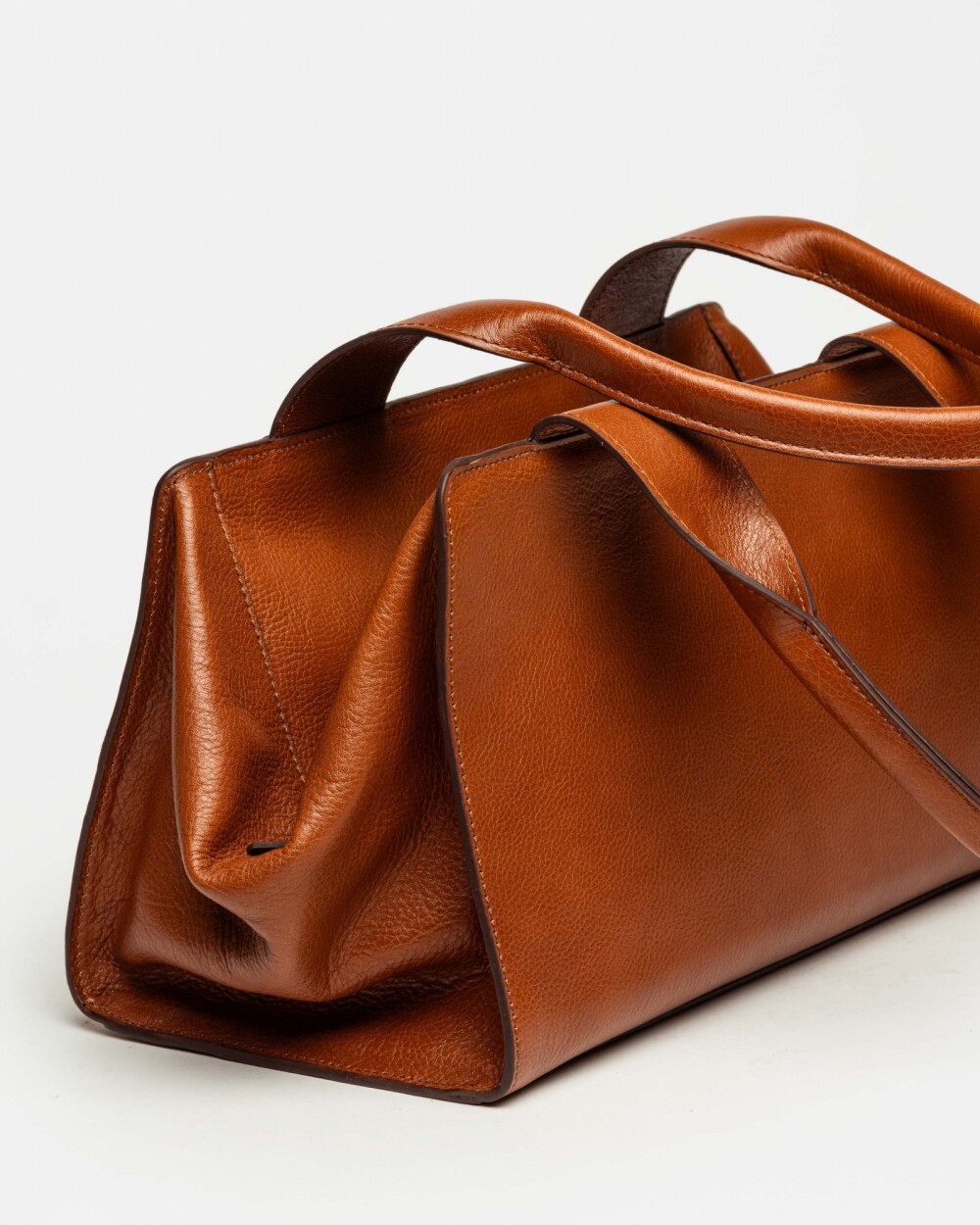 Bolso Mila en cuero liso Cuoio