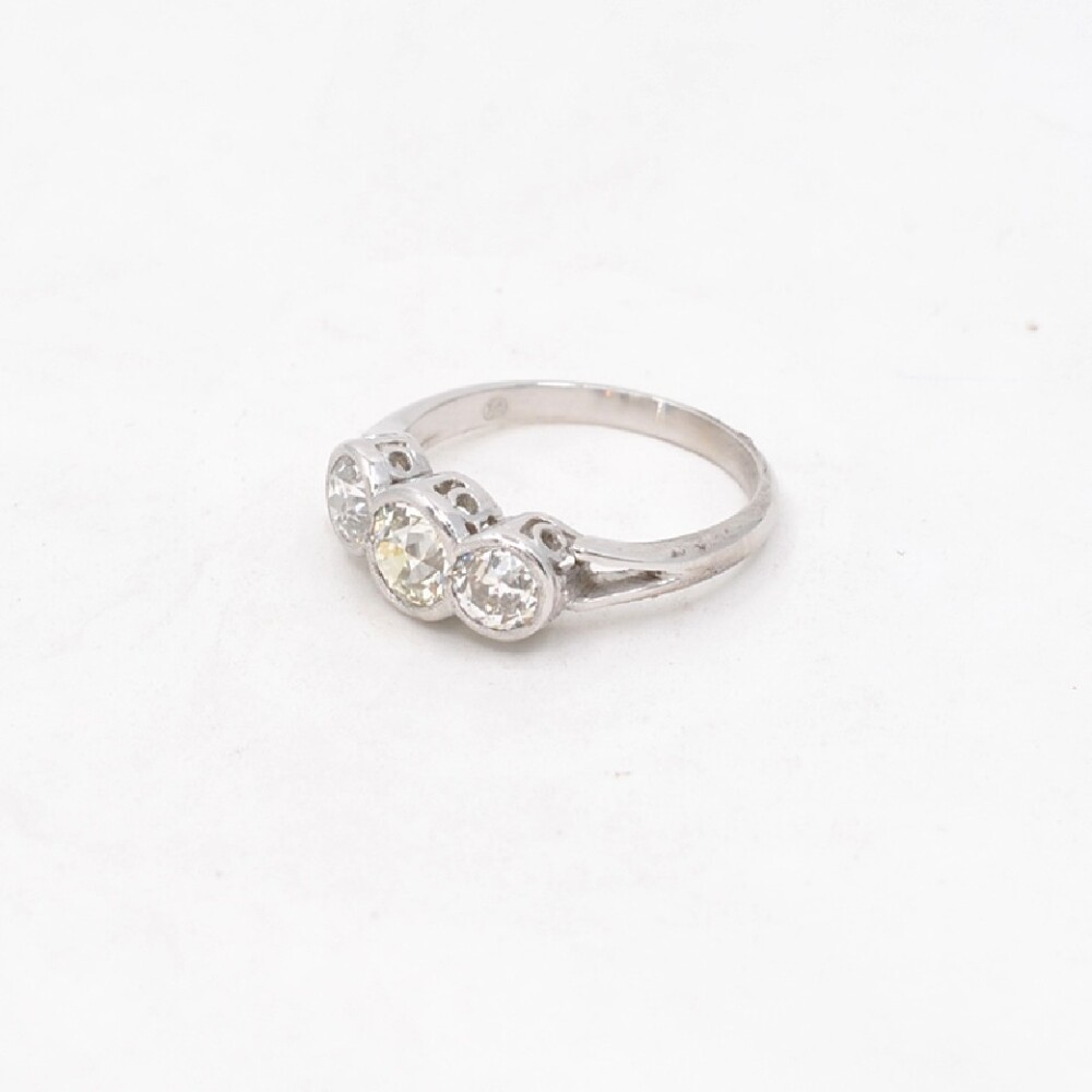 Anillo Platino Con 3 Brillantes, Nuevo, Estilo Antiguo Anillo Platino Con 3 Brillantes, Nuevo, Estilo Antiguo