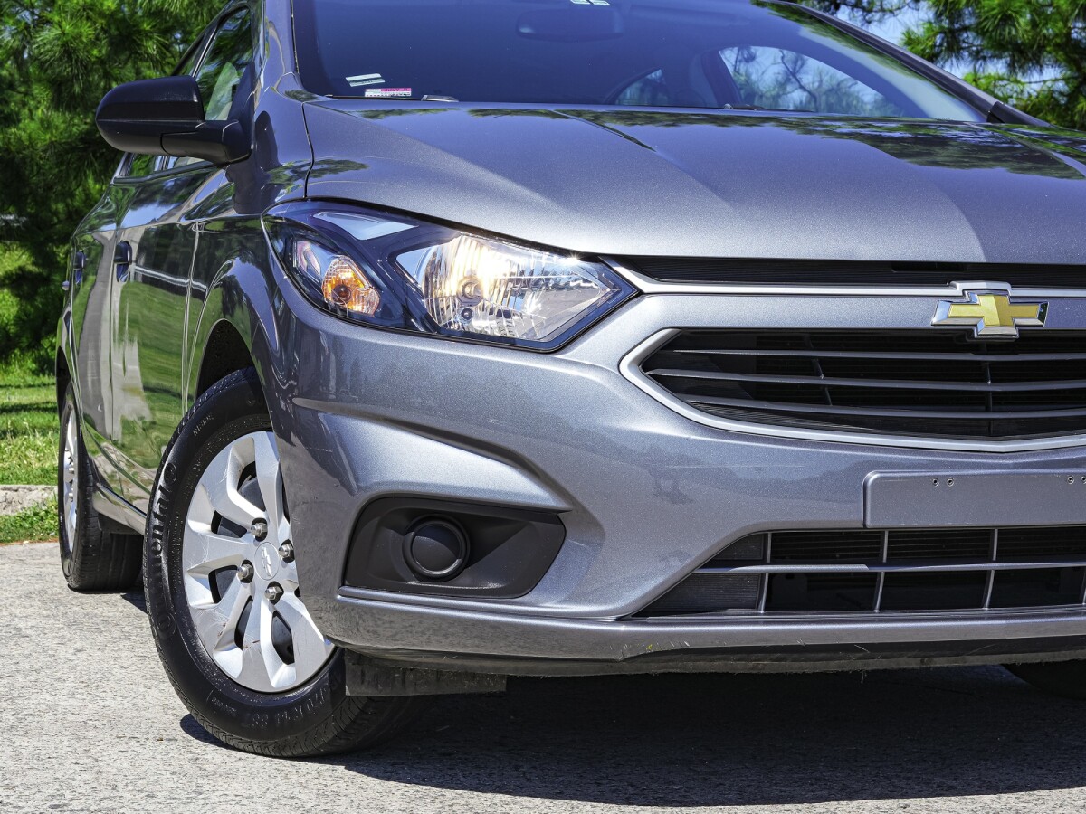 Chevrolet Joy Plus 1.0 Sedan Extra Full| Permuta / Financia Chevrolet Joy Plus 1.0 Sedan Extra Full| Permuta / Financia