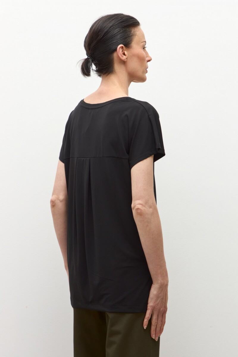 Blusa escote V negro