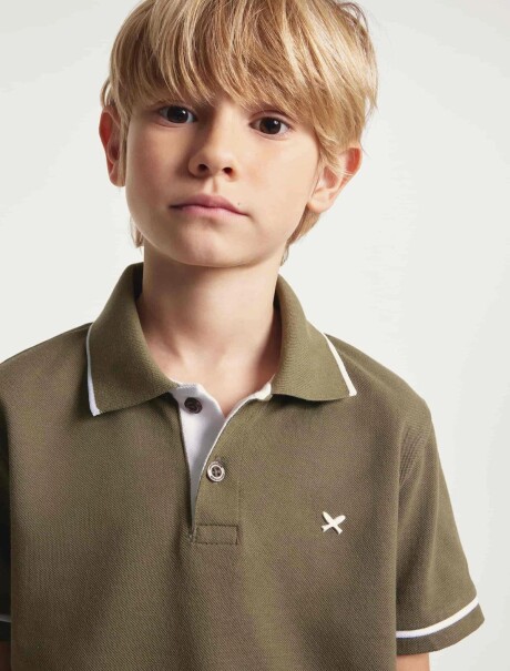 CAMISA DE CUELLO CON ESTAMPADO VERDE