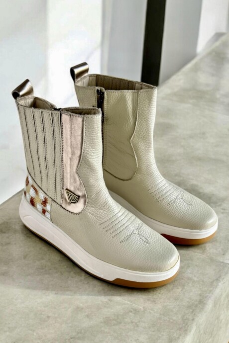 Bota Winwood Con Arte Pintado A Mano. Beige