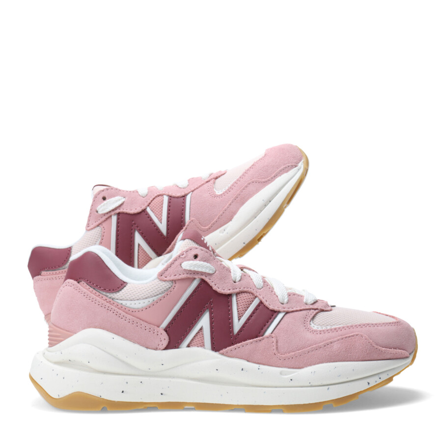 Championes de Mujer New Balance 57/40 Rosado - Bordó