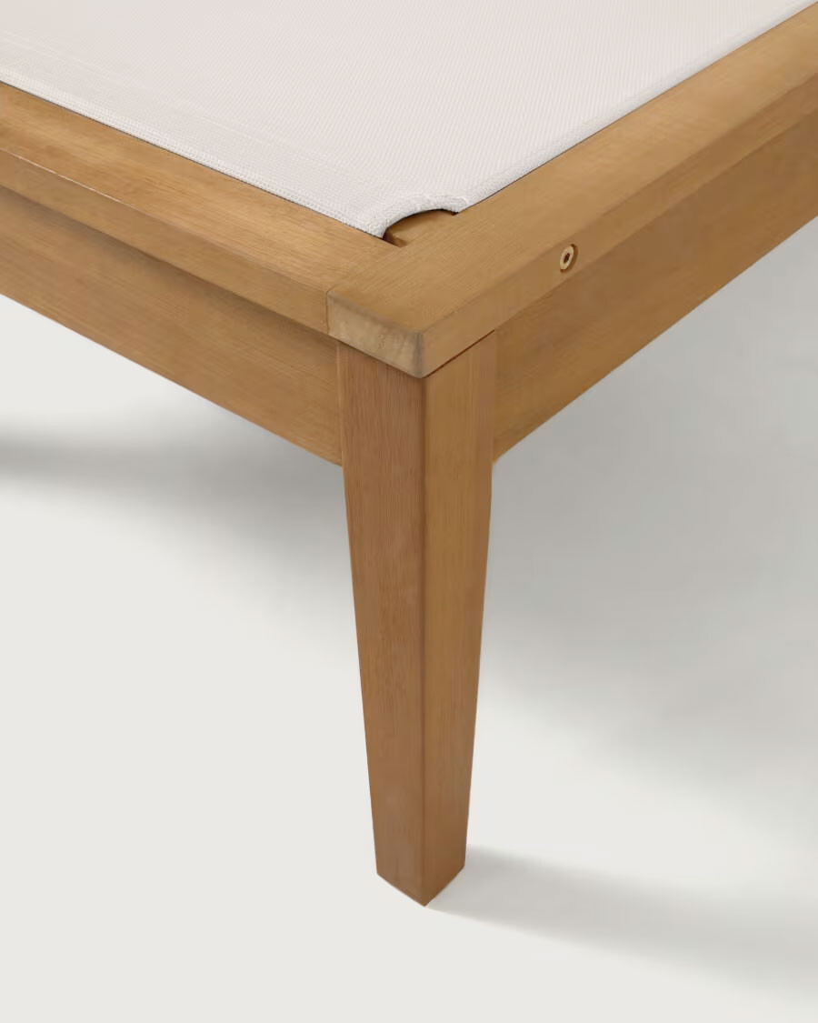 Reposera de exterior Caterin de madera maciza de eucalipto en color beige