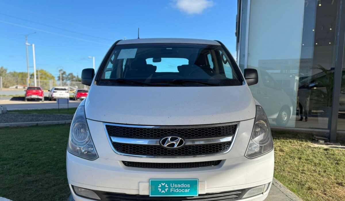 Hyundai H1 12Plz Minibus Diesel - 2014 Hyundai H1 12Plz Minibus Diesel - 2014