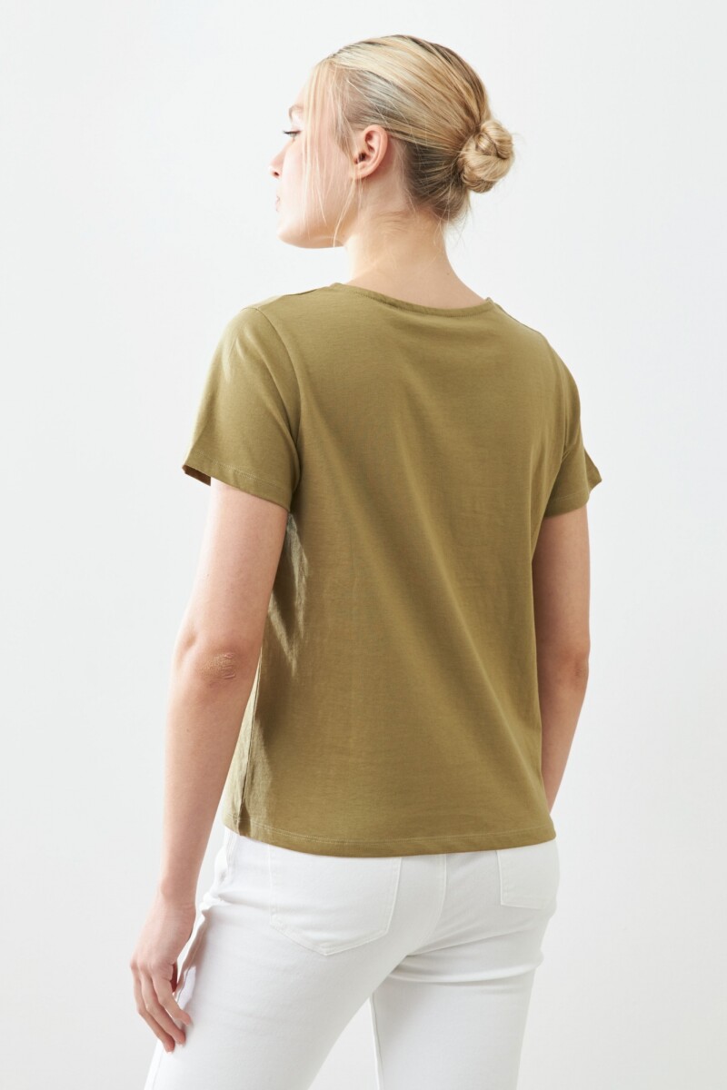 Remera puff print verde oliva