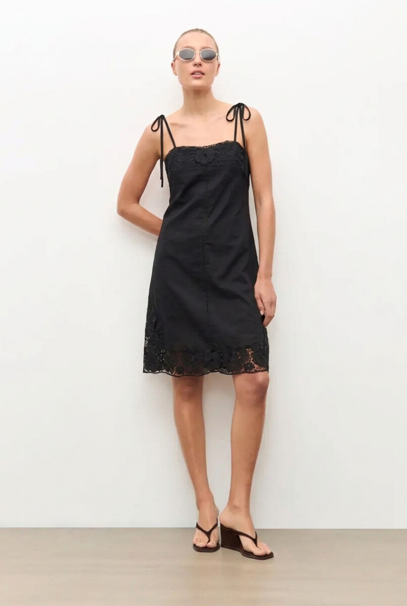 Vestido con encaje - negro 