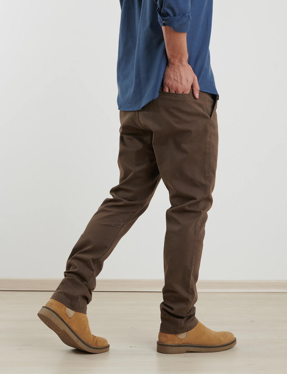 080422 PANTALÓN SPORT S/PINZAS HARRY Marron