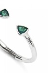 PULSERA RÍGIDA DE ALEACIÓN DE METALES BAÑADA EN PLATA DE LEY CON DOS CRISTALES FACETADOS VERDES Pulsera