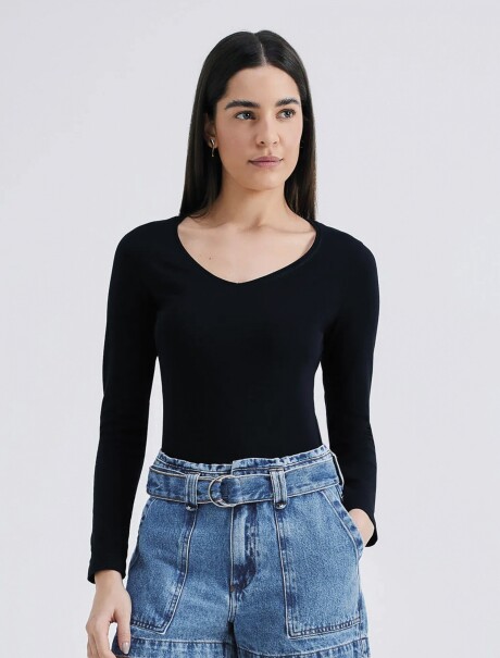 BLUSA BÁSICA DE MANGA LARGA Y CUELLO EN V NEGRO