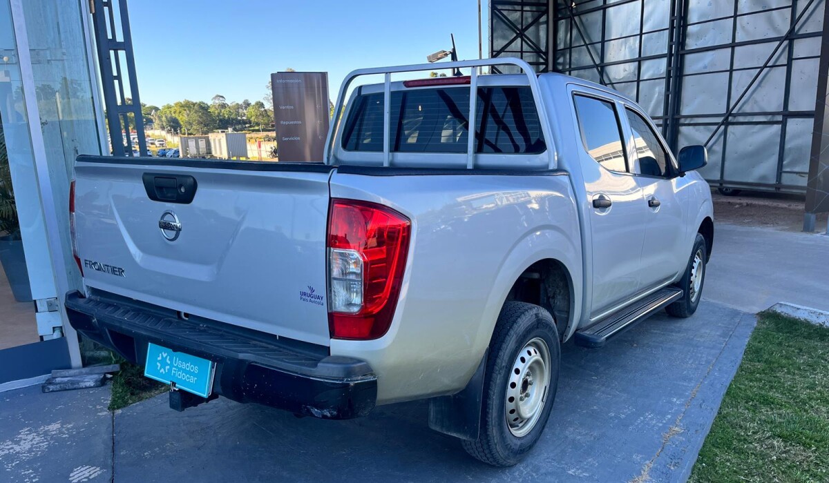Nissan NP300 Frontier 2.5 4x2 DC - 2020 Nissan NP300 Frontier 2.5 4x2 DC - 2020
