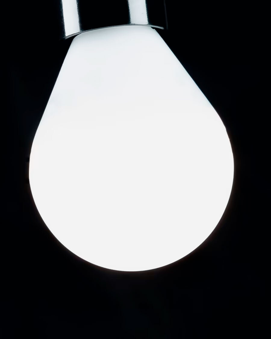 Bombilla LED Bulb E14 de 4W y 38 mm luz cálida Bombilla LED Bulb E14 de 4W y 38 mm luz cálida