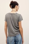 REMERA KISS Gris Oscuro