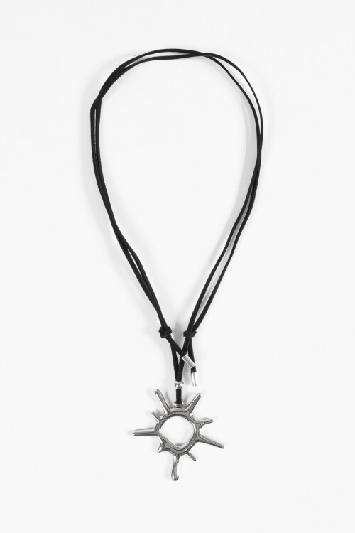 Collar cordón dije sol gotic plateado