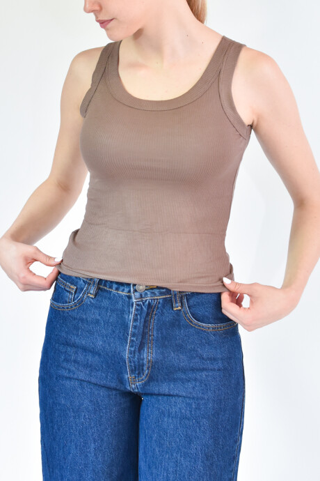 Musculosa Romina Marrón