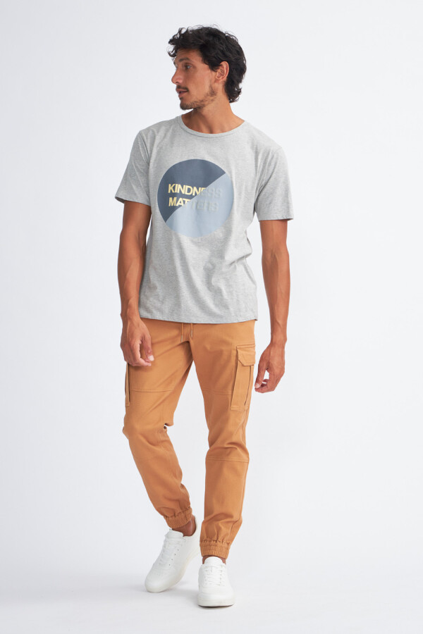 Pantalón cargo jogger Camel