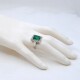 Anillo En Oro Blanco 18K Con Brillantes Y Esmeralda Anillo En Oro Blanco 18K Con Brillantes Y Esmeralda