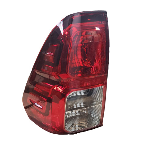 FAROL TOYOTA HILUX 2016/ TRASERO IZQUIERDO - FAROL TOYOTA HILUX 2016/ TRASERO IZQUIERDO -