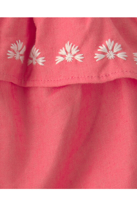 Set dos piezas de lino, short marfil y musculosa coral Set dos piezas de lino, short marfil y musculosa coral