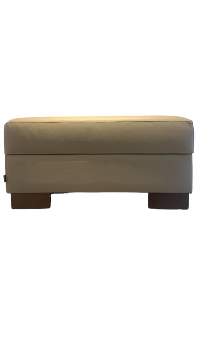 PUFF DOMINI OTTOMAN - 100% CUERO - AVELLANA 