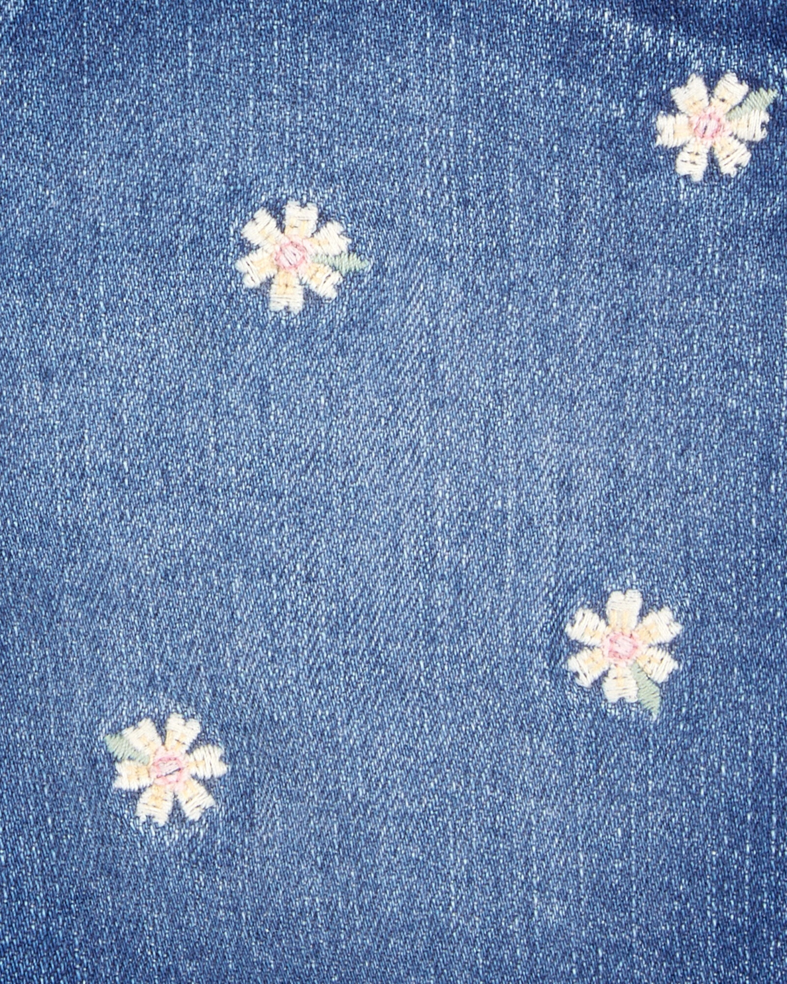 Short jean con bordado floral Short jean con bordado floral