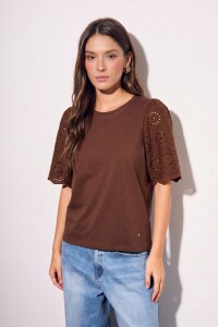 Remera Algodón Peinado Y Calados Chocolate