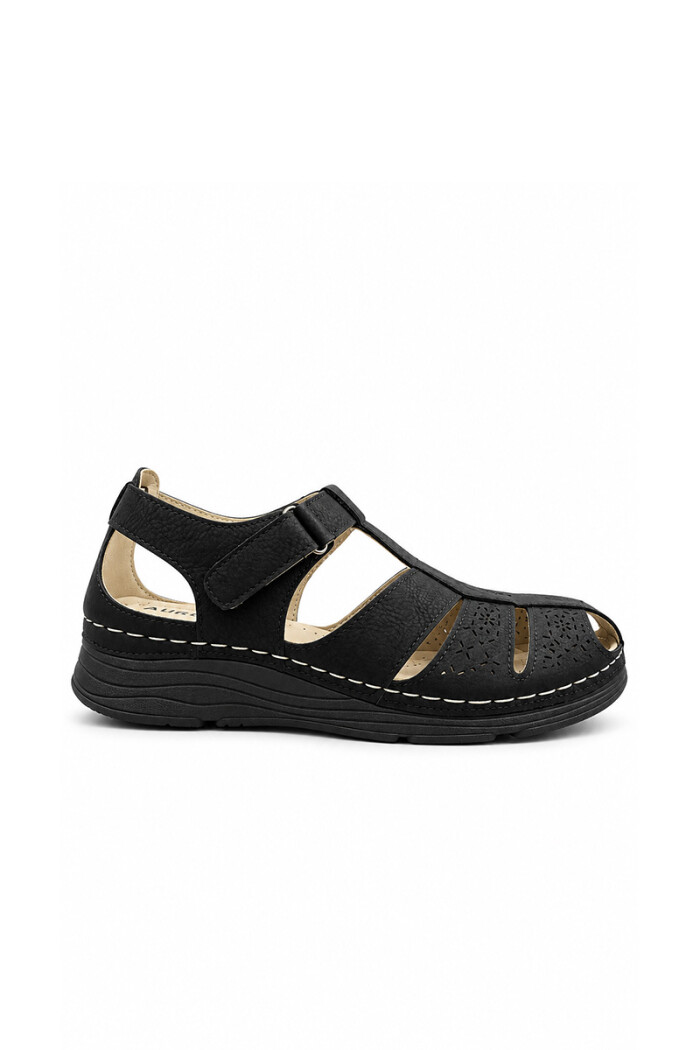 Sandalia cerrada con velcro Aurora AU226 Negro