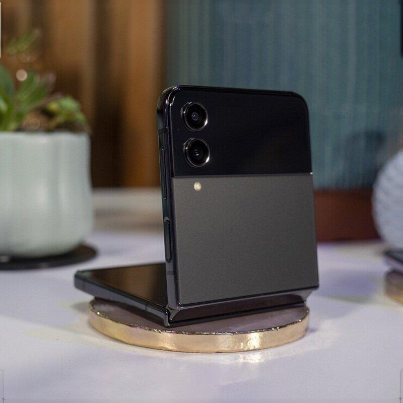 Galaxy Z Flip4 Galaxy Z Flip4
