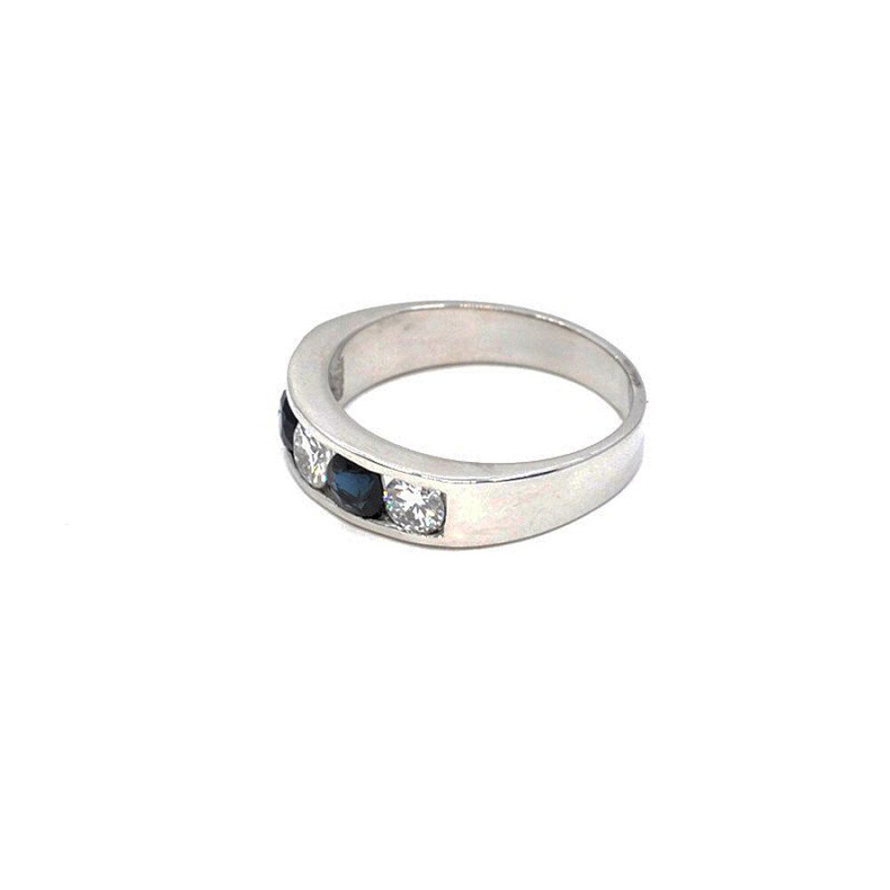 Anillo En Oro Blanco Con Brillantes Y Zafiros Anillo En Oro Blanco Con Brillantes Y Zafiros