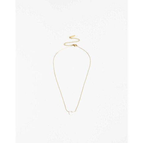 Cadena Corta con Dije Perlas Dorado