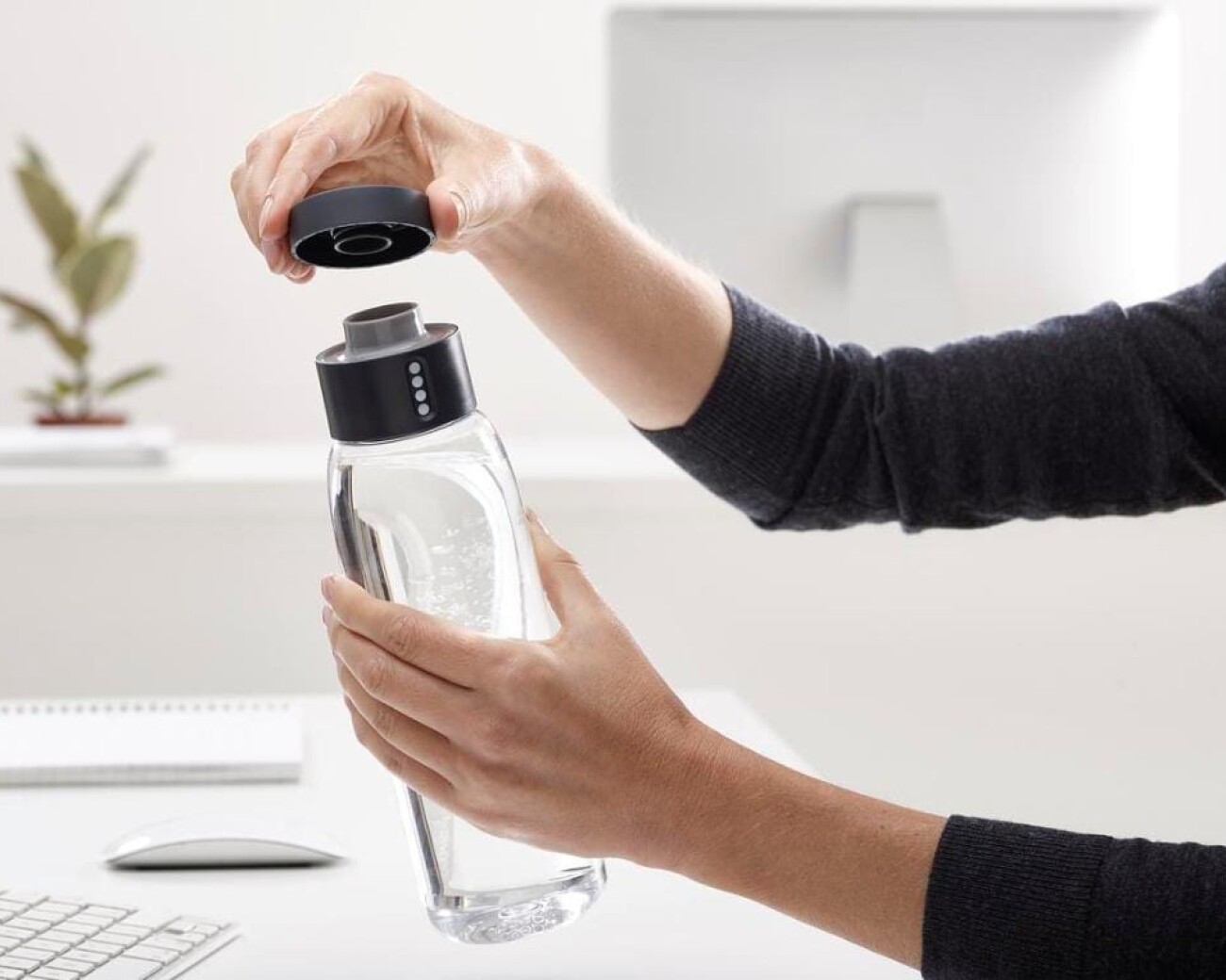 Botellas de hidratación - Joseph Joseph Dot Gris