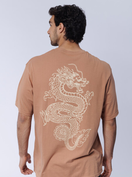 Remera oversize Dragon Camel