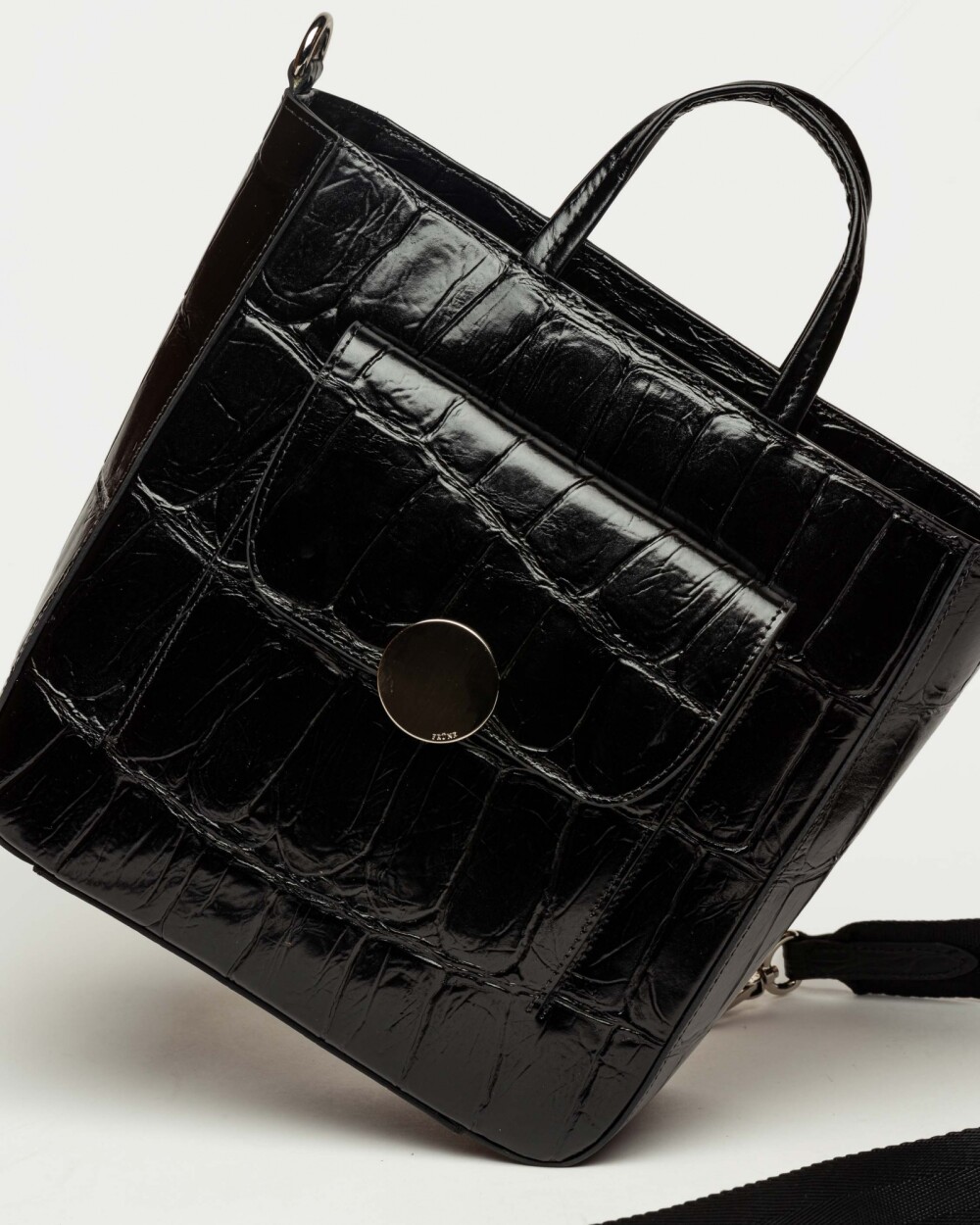Shopper The Circle En Cuero Graneado Big Croco Negro
