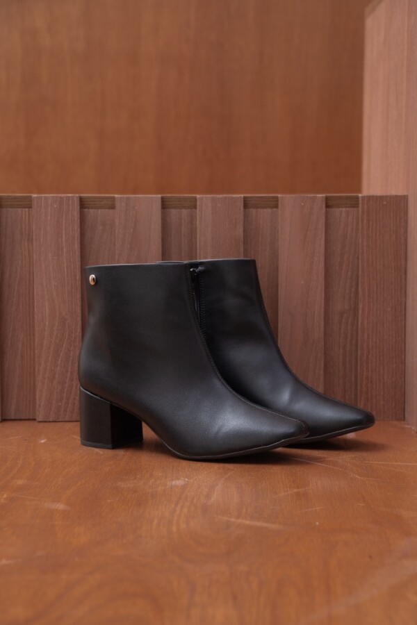 Bota Casual. Negro