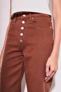Jean Recto Botones Marron