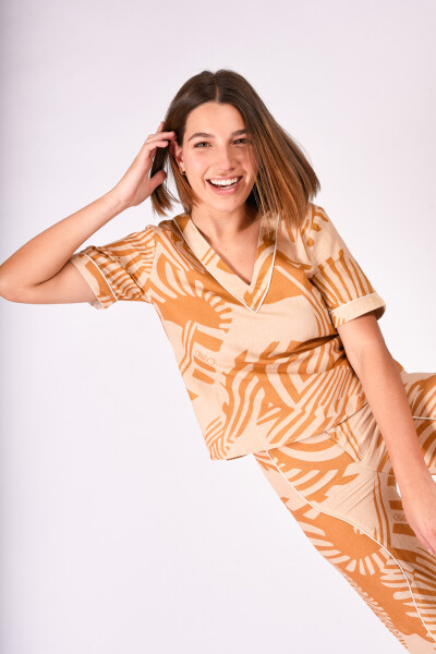 Remera Creta MARRON