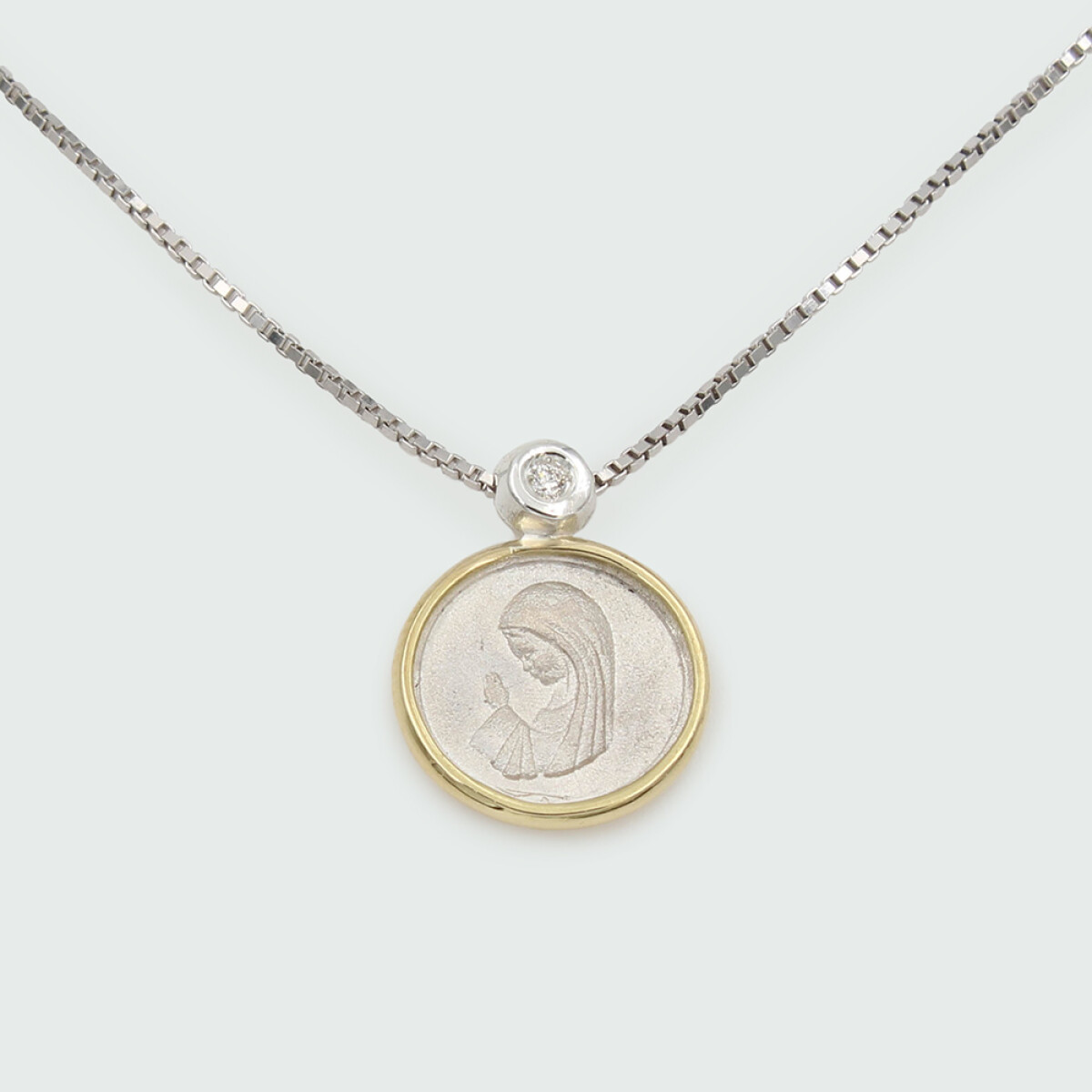 Medalla Virgen Niña de plata 925 con brillante y virola de oro 18k (Incluye cadena) 